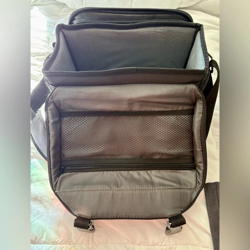 Nikon Black Messenger Camera Bag DSLR